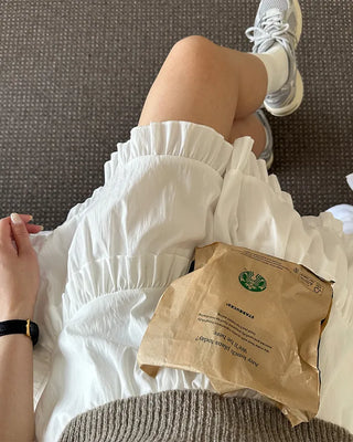 Elastic waist cantilever mini skirt
