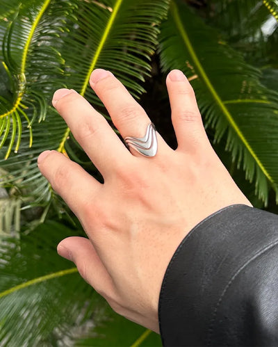 Wave design open ring