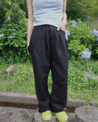Wide-leg pleated cotton pants