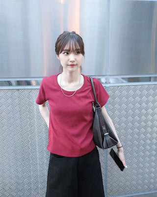 Colored short-sleeved T-shirt