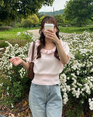 Frill neckline short-sleeved knit