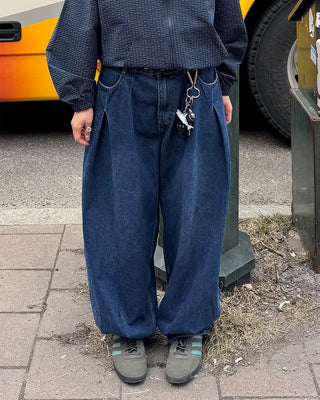 Two-pleat denim pants