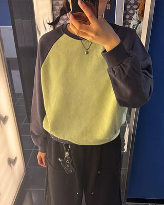 Raglan sweatshirt