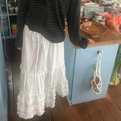 Frilled long skirt