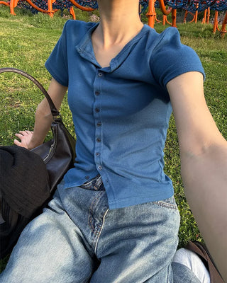 Button-down short-sleeved T-shirt