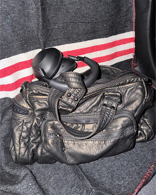 Vintage multi-pocket shoulder bag
