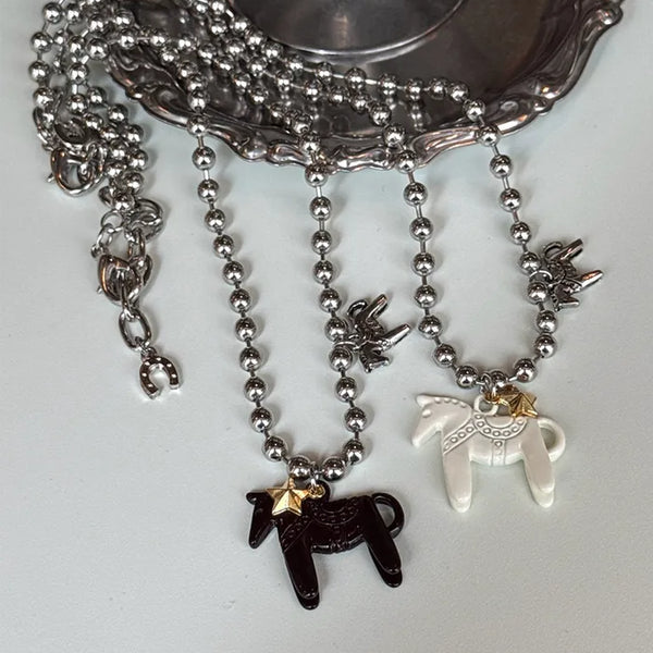 Horse motif pendant necklace