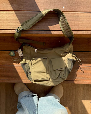 Multi-pocket shoulder bag