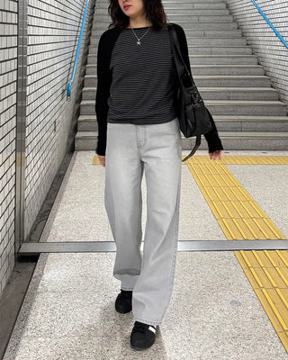 Light gray straight-leg denim jeans