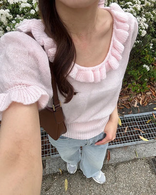 Frill neckline short-sleeved knit