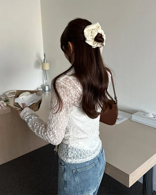Drape neck lace T-shirt & scarf set