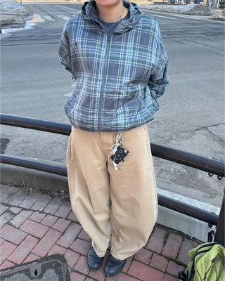 Back check pocket design pants