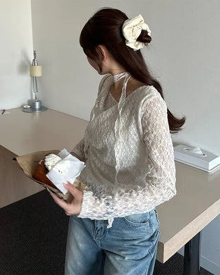 Drape neck lace T-shirt & scarf set