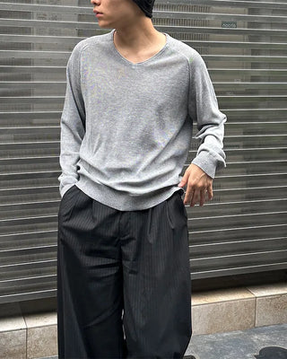 V-neck linen knit