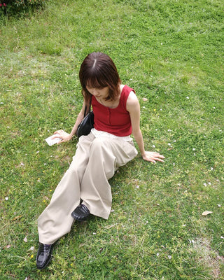 Square neck button sleeveless