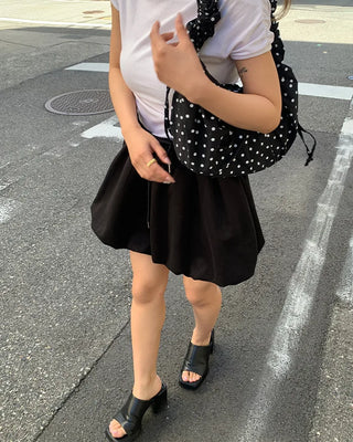 Voluminous elastic waist mini skirt