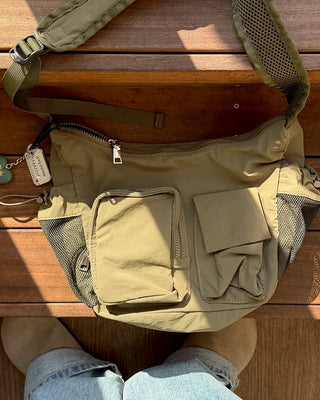 Multi-pocket shoulder bag