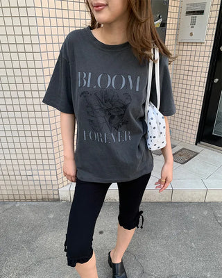 Pigmented Flower Short-Sleeved T-Shirt