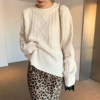 Cable knit round neck sweater