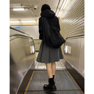 Pleated medium skirt