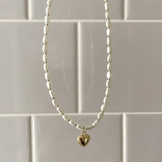 heart point pearl necklace