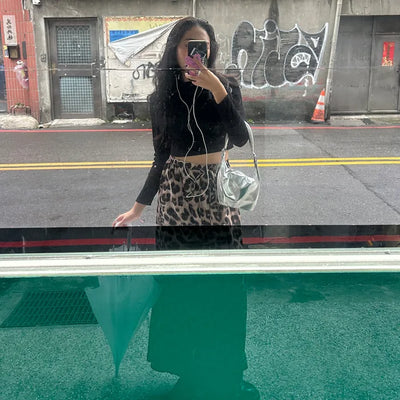Basic long-sleeve cropped T-shirt