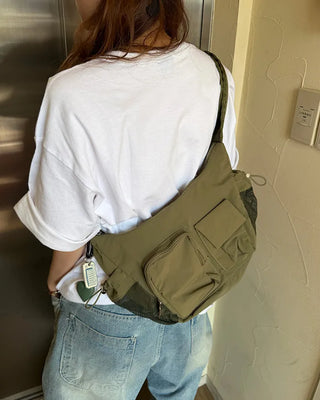 Multi-pocket shoulder bag