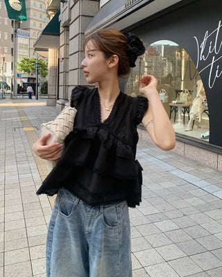 Can-can volume sleeveless blouse