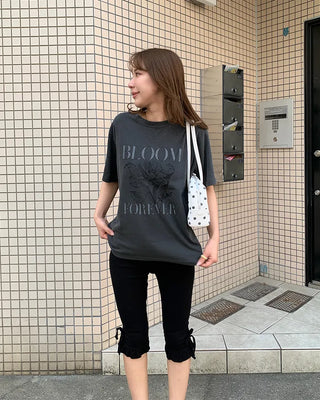 Pigmented Flower Short-Sleeved T-Shirt