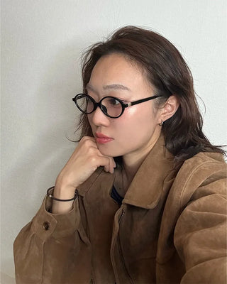 Slim oval frame glasses