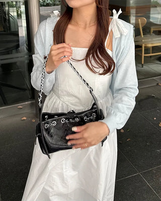 Square chain shoulder bag