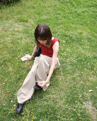 Square neck button sleeveless