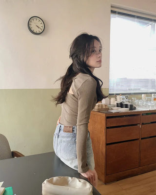 Back Point Slit Slim T-Shirt