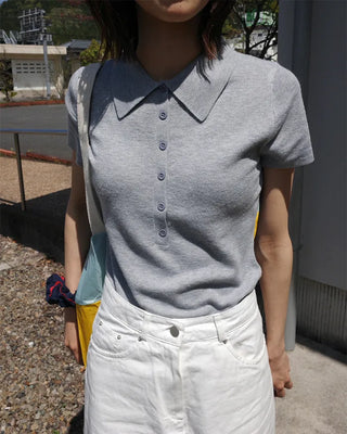 Colored neck button short-sleeved knit