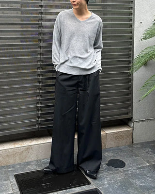 V-neck linen knit
