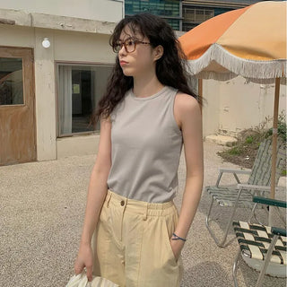 Round neck basic sleeveless top