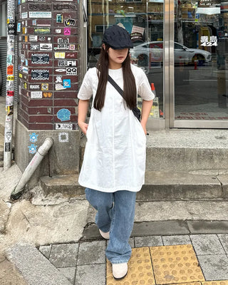 Simple short-sleeved mini dress