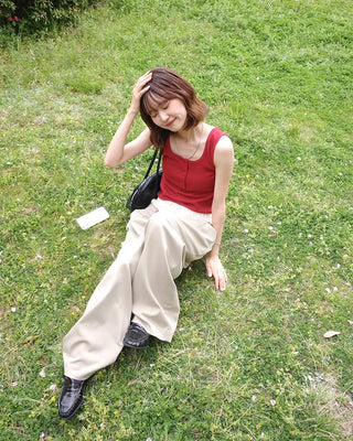 Square neck button sleeveless