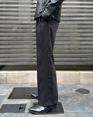 Two-button, one-pleat wide-leg slacks