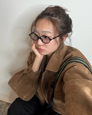 Slim oval frame glasses