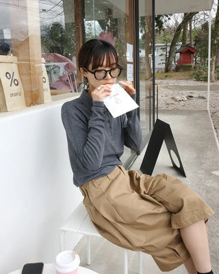 Button-collar neck T-shirt