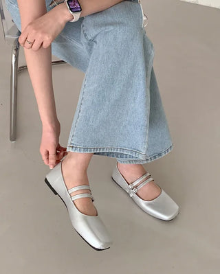 Double-strap Mary Jane flat shoes