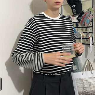 Simple two-tone striped T-shirt