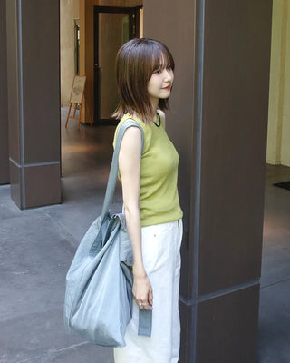 Sleeveless knit