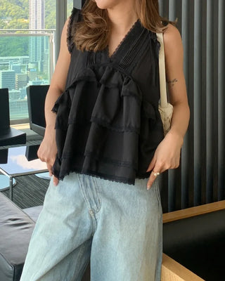 Can-can volume sleeveless blouse