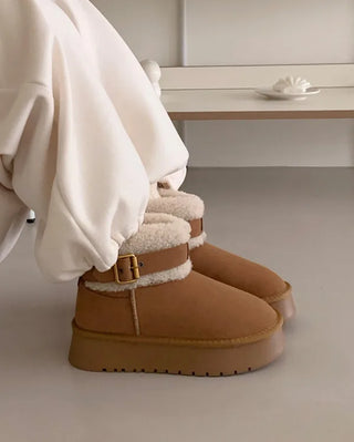 Platform suede buckle fur boots