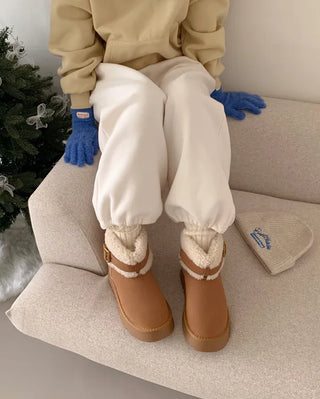 Platform suede buckle fur boots