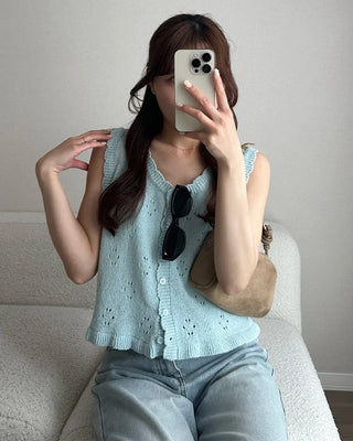 Frilled punching vest