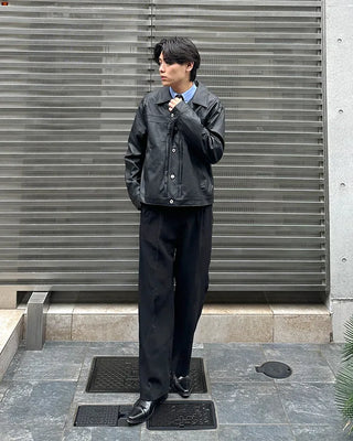 Two-button, one-pleat wide-leg slacks