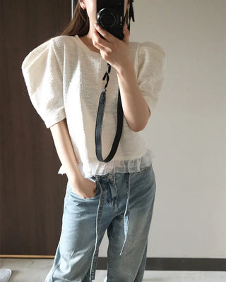 Shoulder puff semi-cropped blouse